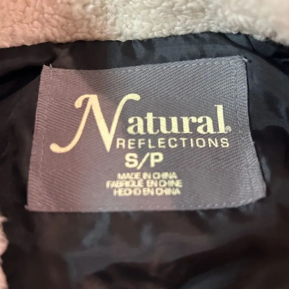Natural Reflections vest  - Picture 3 of 5